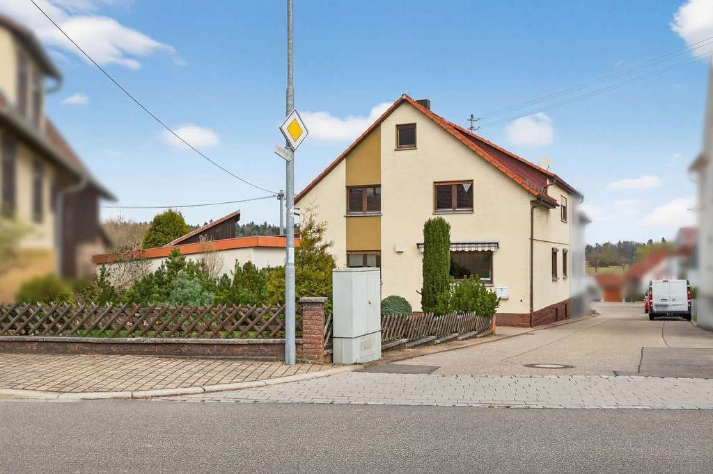 Immobilie in Neuhausen - Hier findet das Familienleben ausreichend Platz - Bild 0