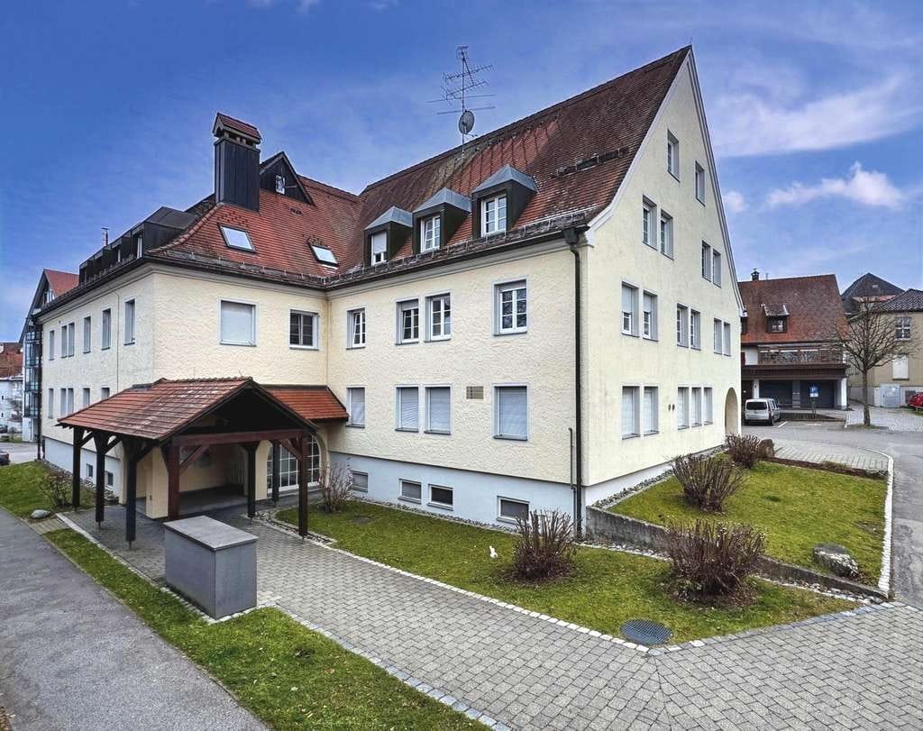 Immobilie in Isny im Allgäu - Gepflegte 2-Zimmerwohnung mit moderner Küche und TG-Stellplatz in zentraler Lage in Isny im Allgäu - Bild 0