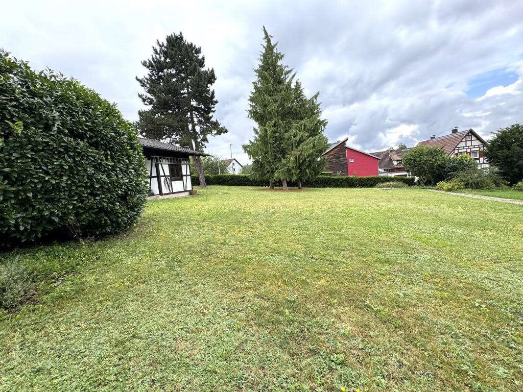Immobilie in Loffenau - Repräsentatives, großzügiges Einfamilienhaus mit Einliegerwohnung in Bestwohnlage mit großem,  - Bild 3