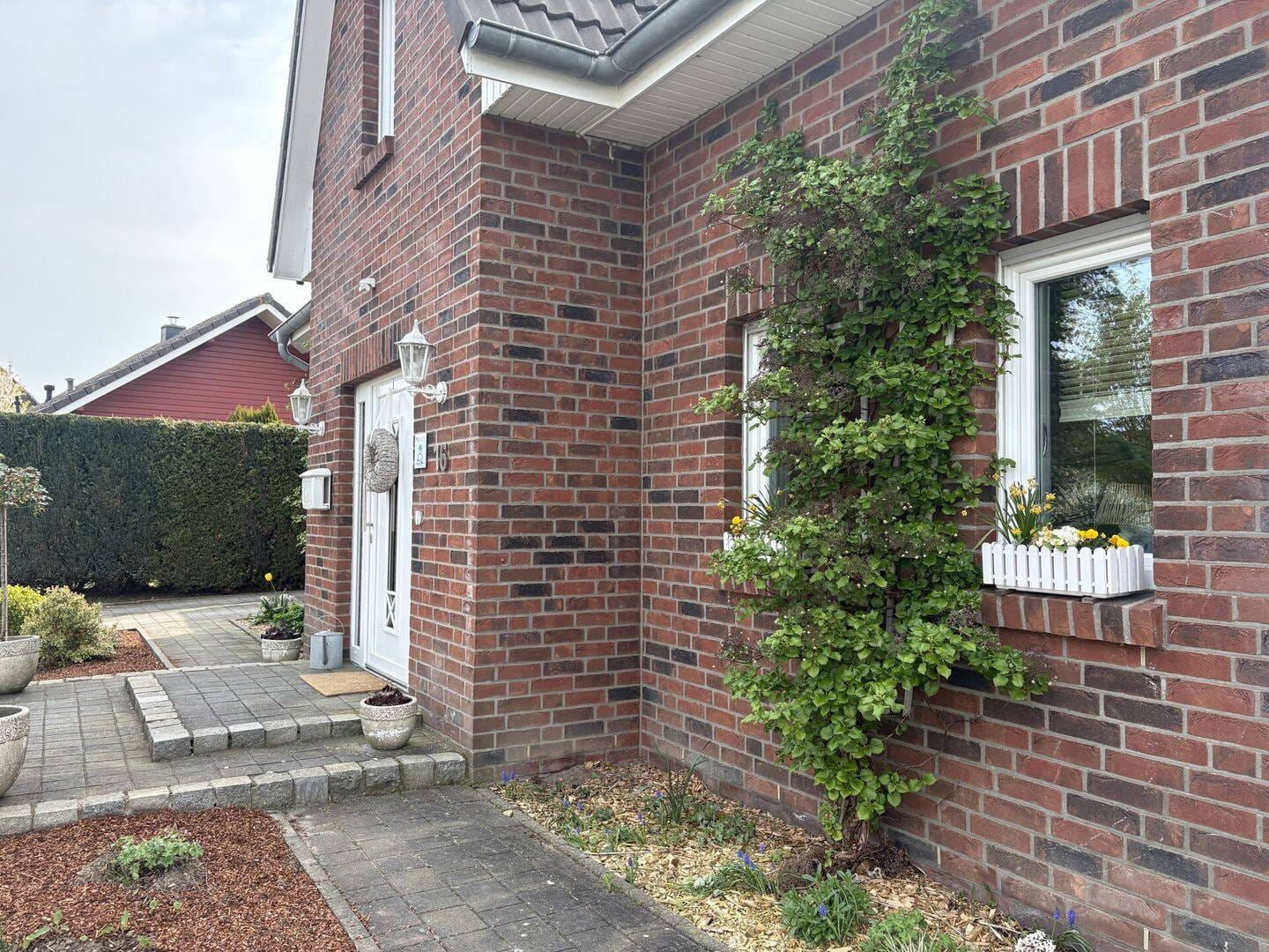 Immobilie in Affinghausen - Helles, energieeffizientes Rotklinkerhaus in ländlicher Idylle mit parkähnlicher Gartenanlage - Bild 3
