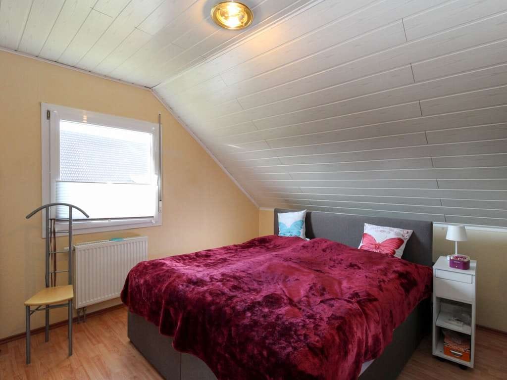 Immobilie in Schlitz - Gemütliche Dachgeschosswohnung mit Balkon in ruhiger Lage von Schlitz-Niederstoll - Bild 3