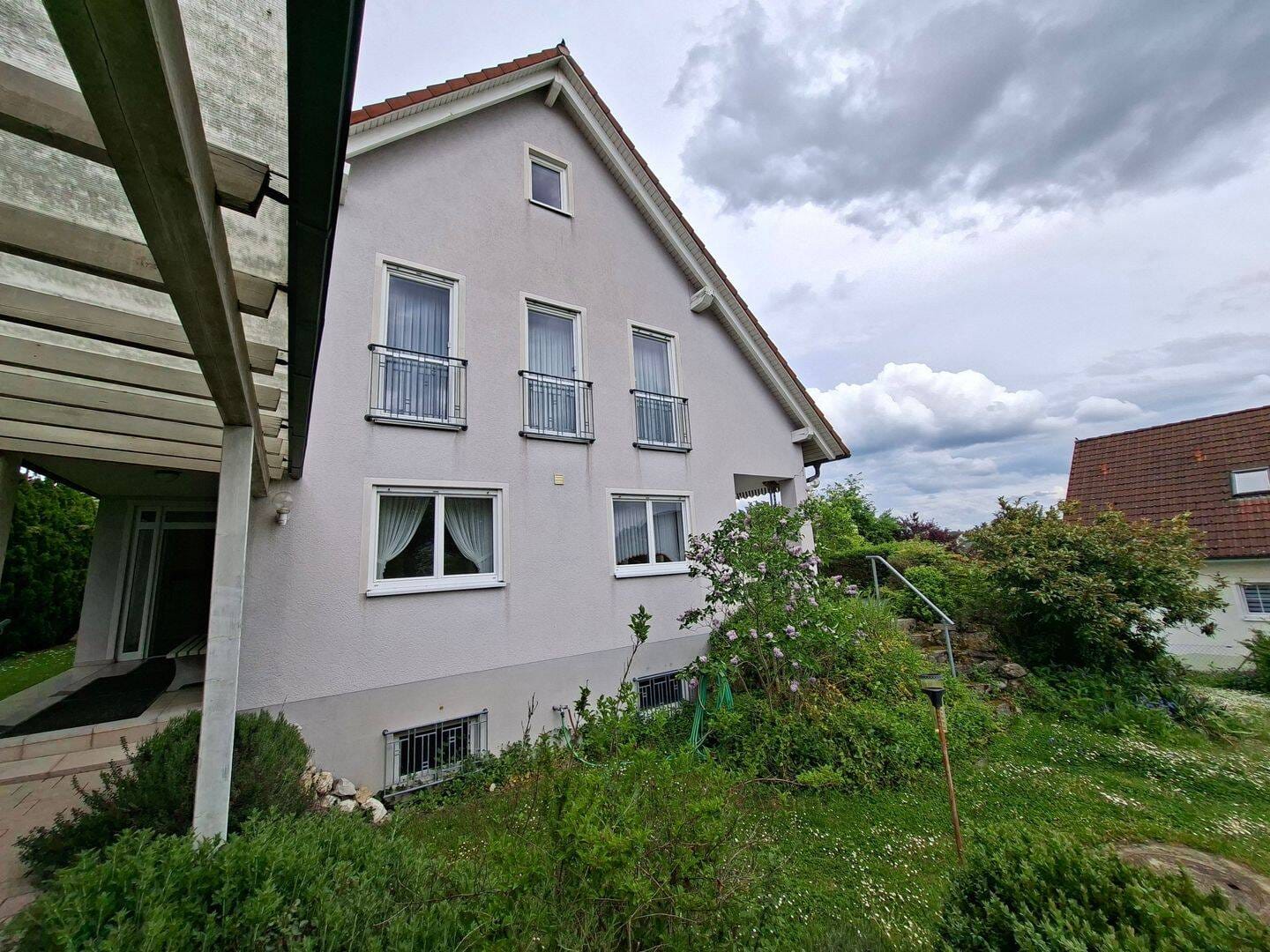 Immobilie in Baunach - Zweifamilienhaus mit Panoramablick in Baunach zum Wohlfühlen - Bild 2