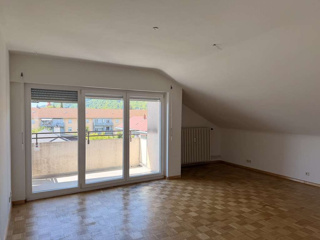 Immobilie in Grenzach-Wyhlen - 5-Zimmer-Dachgeschosswohnung mit Balkon in zentraler Lage - Bild 3