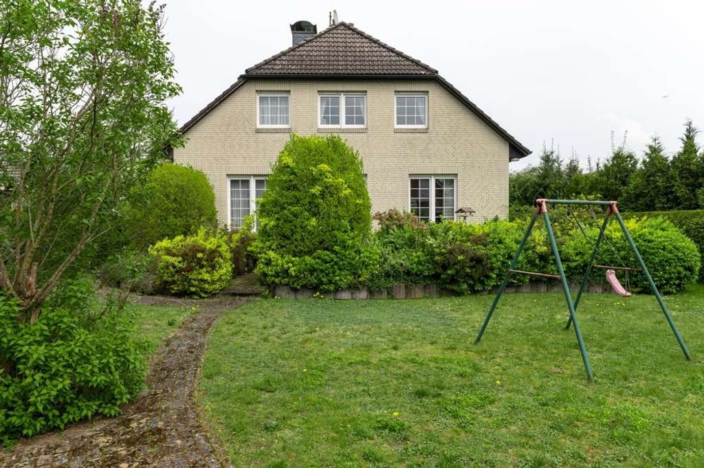 Immobilie in Jesteburg - Haus mit zwei Wohnungen in Jesteburg - Bild 1