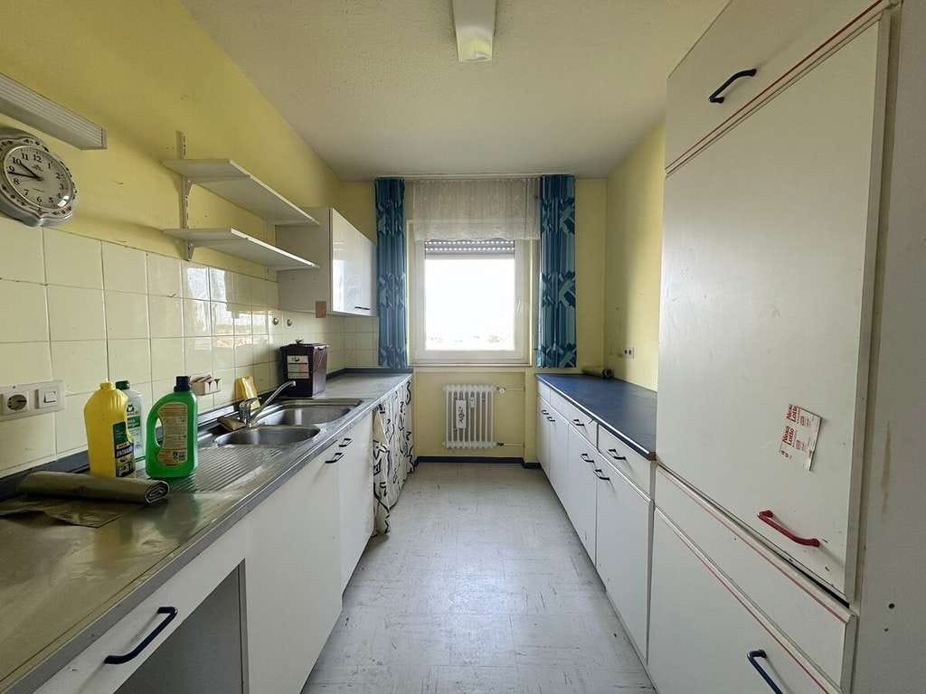 Immobilie in Bad Krozingen - Charmante, renovierungsbedürftige 2-Zimmerwohnung mit Aufzug und Garage in gepflegter Wohnanlage - Bild 4