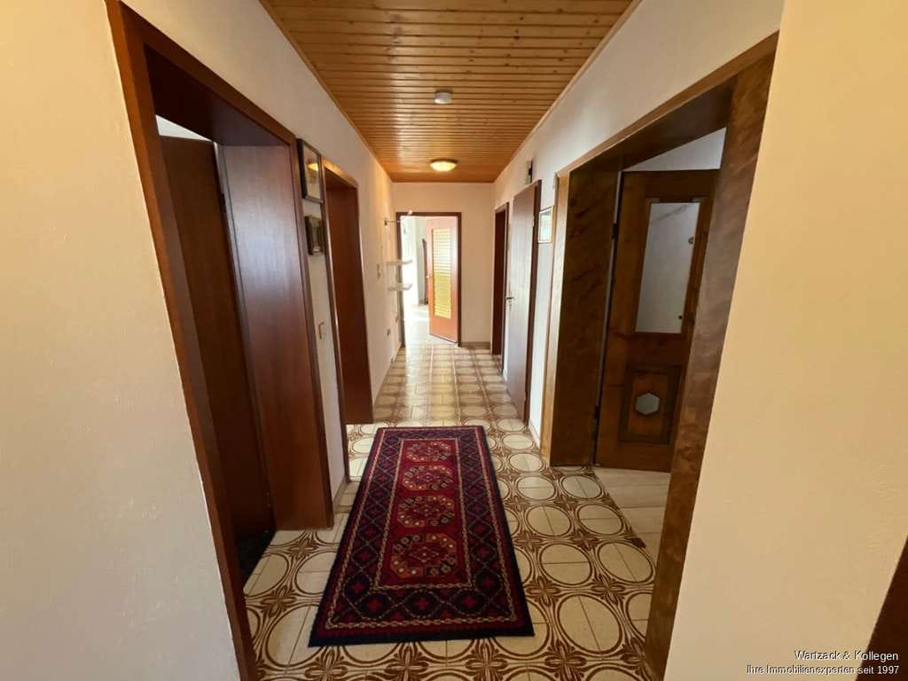 Immobilie in Postbauer-Heng - Einfamilienhaus für die ganze Familie mit schönem Grundstück mit 715 m² in Postbauer-Heng (Kemnath) - Bild 3