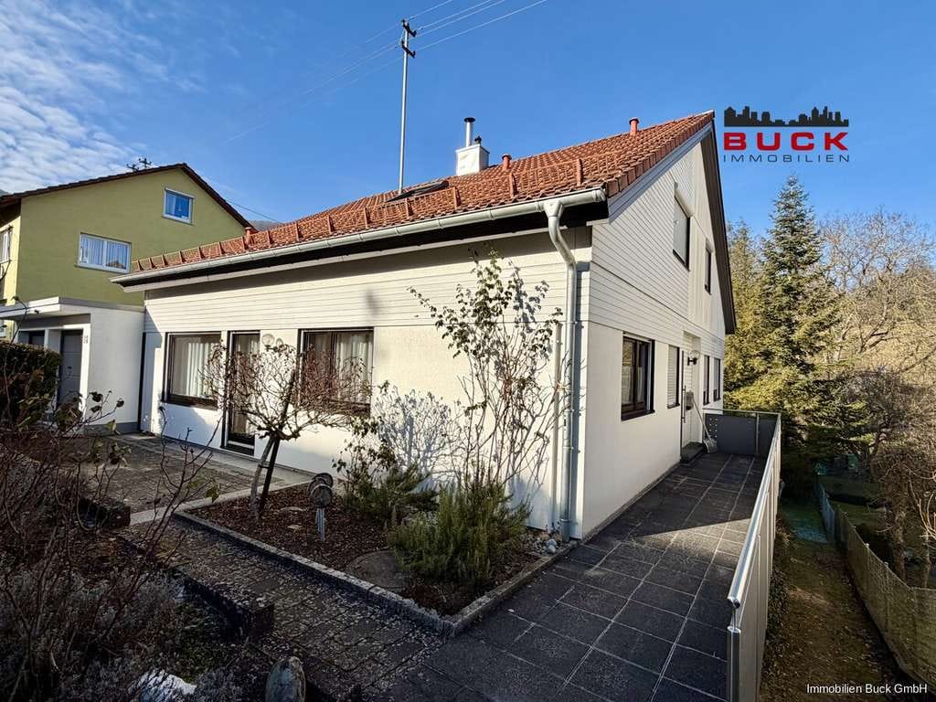 Immobilie in Kuchen - Traumhaus in Traumlage mit 2-3 Wohneinheiten und parkähnlichem Garten sucht Sie! - Bild 1