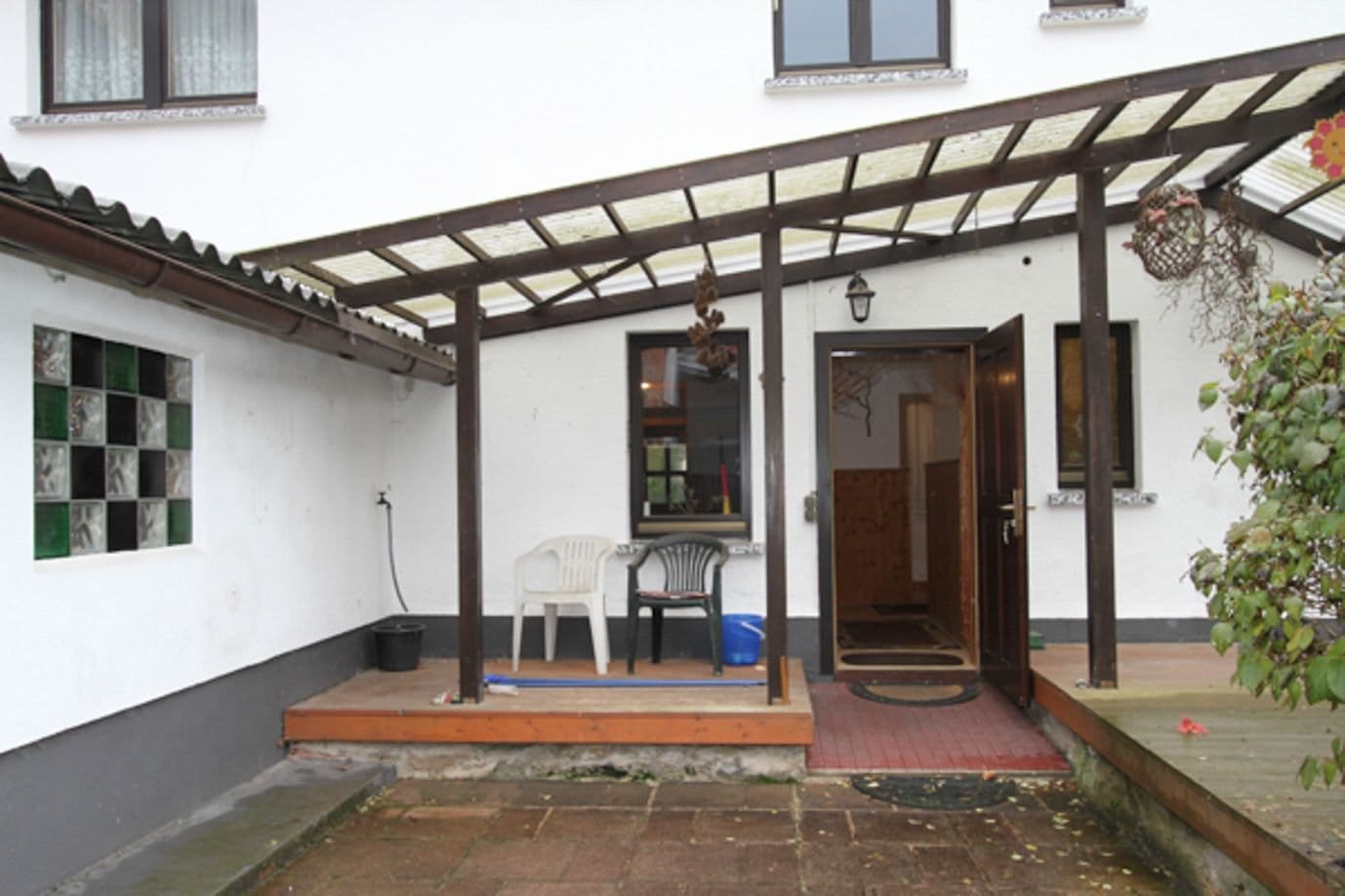 Immobilie in Eisfeld - Vielseitiges Wohnhaus im Zentrum von Eisfeld: Ein- bis Zweifamilienhaus mit Potenzial - Bild 3