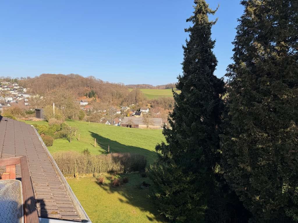 Immobilie in Engelskirchen - GROßES EINFAMILIENHAUS IM GRÜNEN - Bild 0
