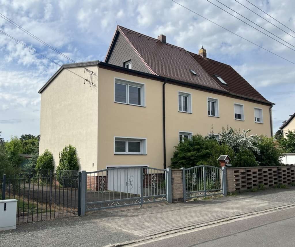 Immobilie in Borsdorf - Großzügiges Mehrgenerationenhaus mit zwei Wohneinheiten und Garten nahe Leipzig zum Verkauf - Bild 0