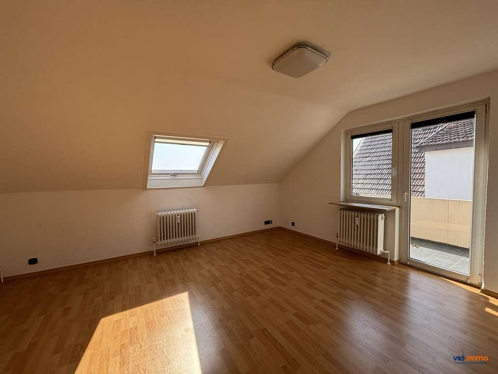 Immobilie in Ostfildern - Charmante DG-Wohnung: Ruhig gelegen mit schönem Blick - Bild 1