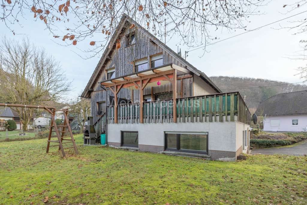Immobilie in Windeck - Ruhig gelegen mit ELW, Terrasse und Garage - Bild 0