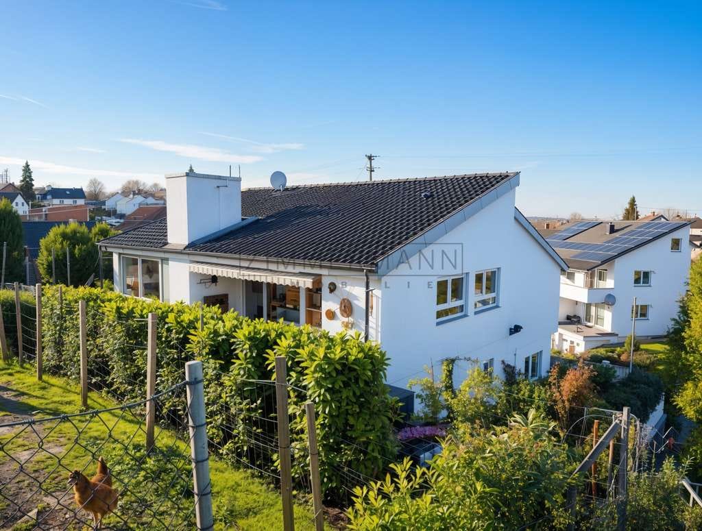 Immobilie in Erdmannhausen - Ihr neues Zuhause auf 280 m² Wohnfläche – Einfamilienhaus mit ELW in Erdmannhausen - Bild 0