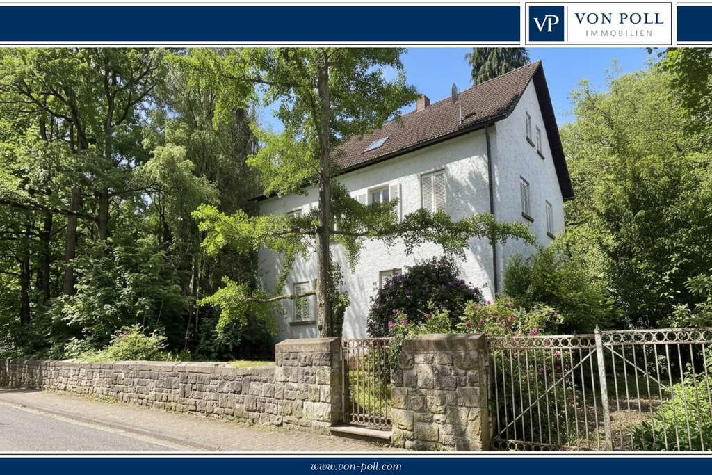 Immobilie in Annweiler am Trifels - Charaktervolles Einfamilienhaus mit großem Garten in exponierter Lage von Annweiler - Bild 0
