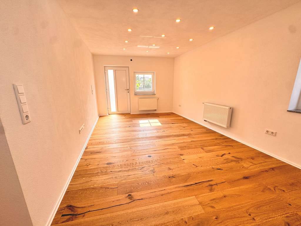 Immobilie in Heßdorf - Provisionsfrei - Renovierte 3 Zimmer Wohnung mit Terrasse und Stellplatz in Heßdorf - Bild 2