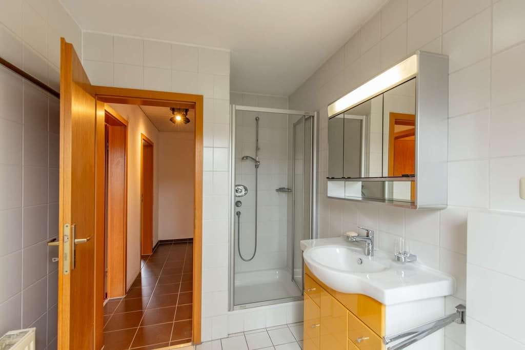 Immobilie in Miltenberg - Ruhig wohnen & sofort einziehen – DG-Wohnung mit Loggia & TG-Stellplatz in Miltenberg - Bild 4
