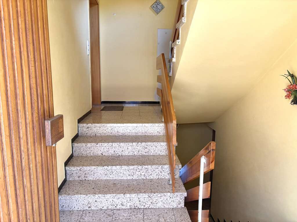 Immobilie in Bad Überkingen - Großes Zweifamilienhaus mit Carport und Doppelgarage!  - Bild 3