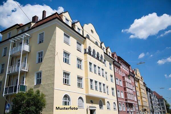 Immobilie in Mönchengladbach - Mehrfamilien-Vorder- und Hinterhaus mit insges. 6 Wohnungen - Bild 0