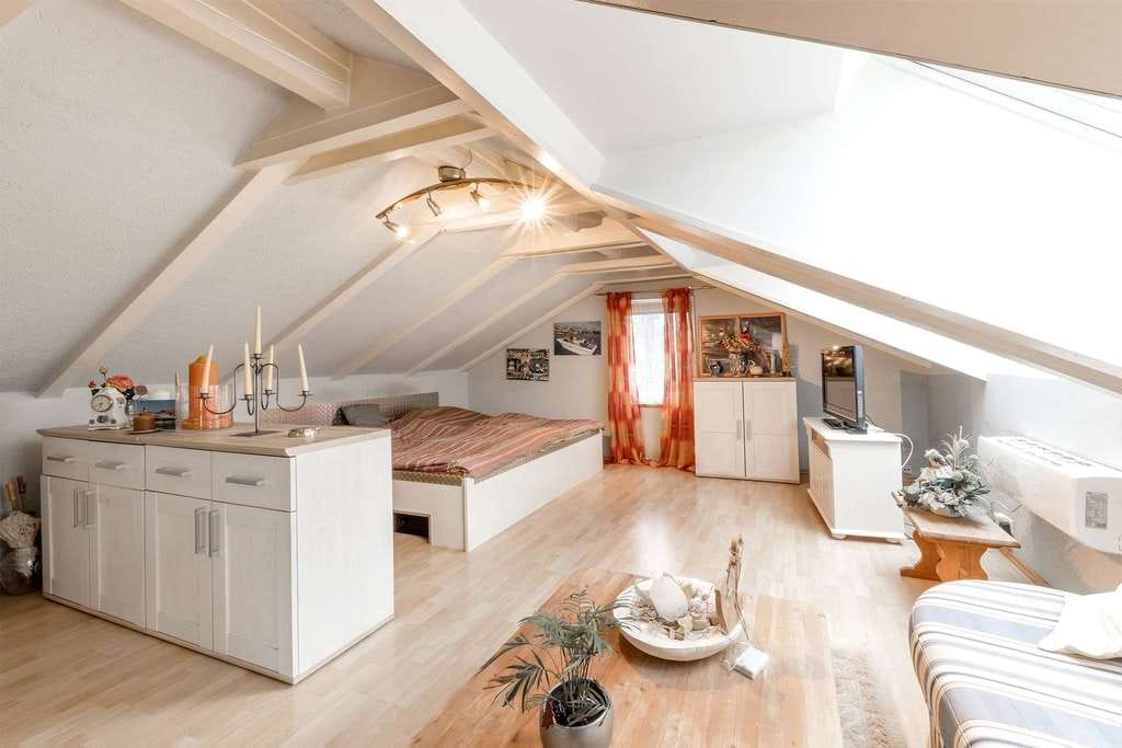 Immobilie in Vaterstetten - Sonniges 2-3 Parteienhaus in Vaterstetten für Familien oder als Renditeobjekt - Bild 1