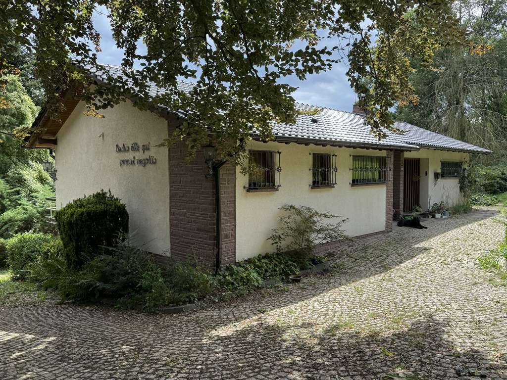 Immobilie in Bad Karlshafen - Provisionsfrei für den Käufer: 5 - Zimmer – Einfamilienhaus in Alleinlage in Bad Karlshafen - Bild 1