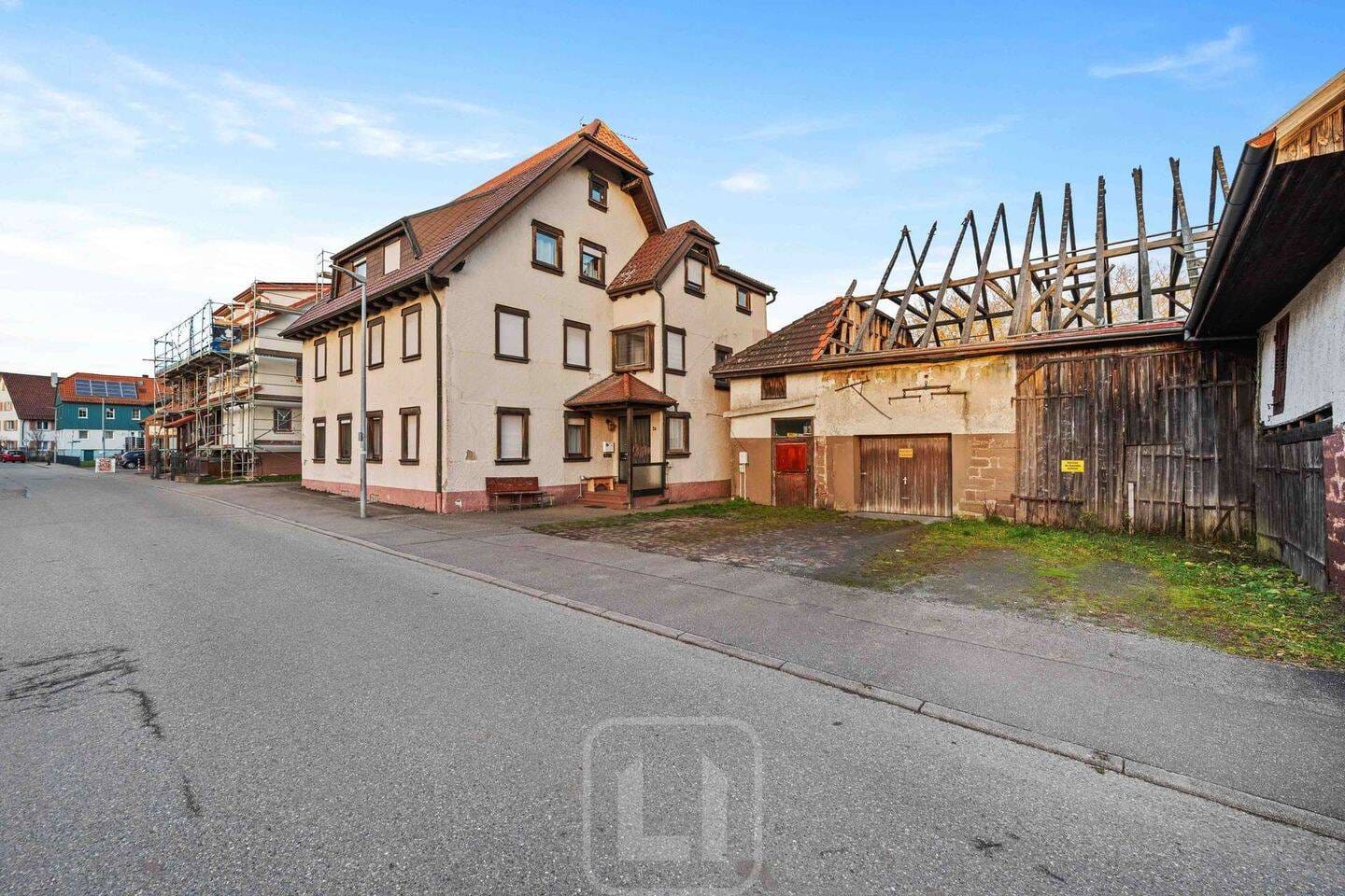 Immobilie in Bad Liebenzell - Mehrfamilienhaus mit 3 Wohneinheiten | Grundstück mit Scheune | Garten - Bild 3