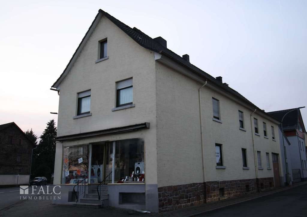 Immobilie in Friedberg (Hessen) - Investoren aufgepasst! - Mehrfamilienhaus mit Gewerbeeinheit in guter Lage - Bild 2