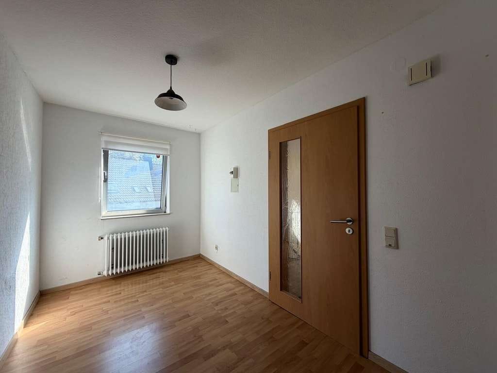 Immobilie in Althornbach - Großzügiges 1-2 Familienhaus mit viel Ausbaupotenzial in idyllischer Lage - Bild 2