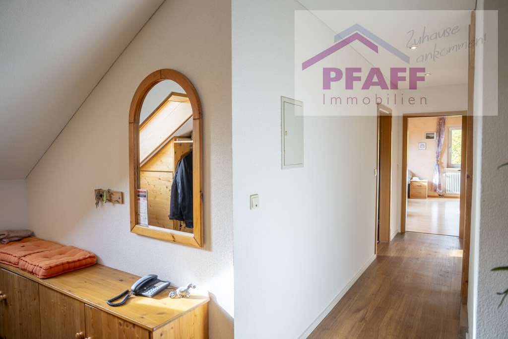 Immobilie in Engen - Zuhause ankommen in Welschingen - 6 Zi.-DG-Wohnung, das Haus im Haus mit Platz für die Familie - Bild 3