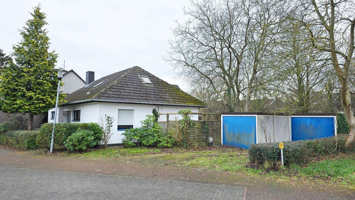 Immobilie in Bad Essen - !! VERKAUFT !!  BUNGALOW MIT EIGENTUMSGRUNDSTÜCK UND 2 GARAGEN! Modernisierungsbedürftig, aber mit solider Substanz - Bild 3
