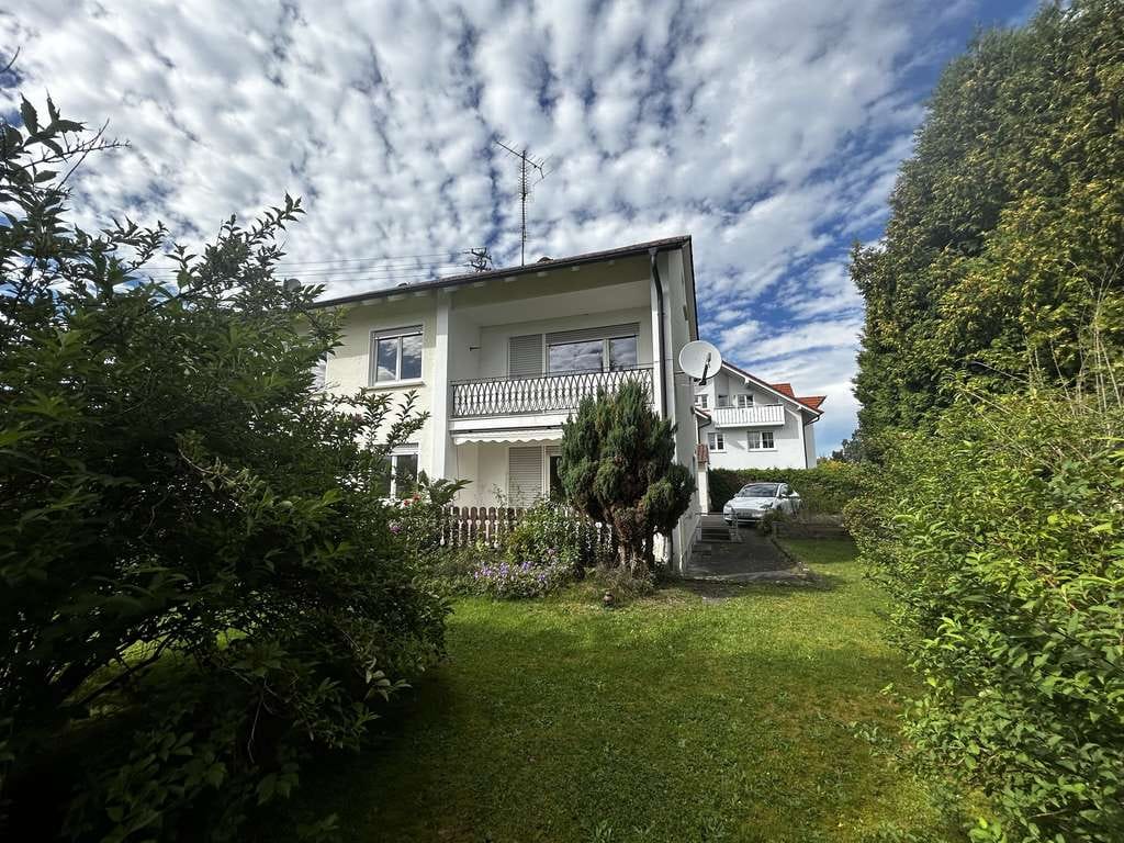 Immobilie in Rot an der Rot - Doppelhaushälfte mit großem Grundstück, Garage und viel Potenzial - Bild 1
