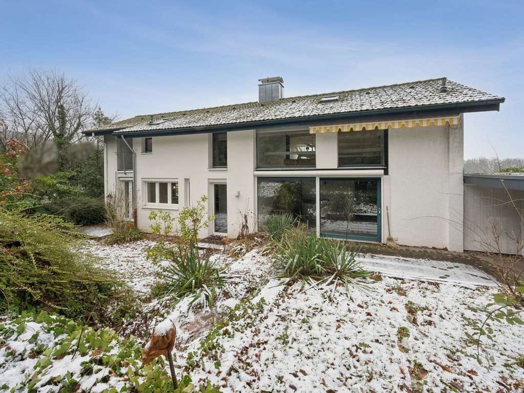 Immobilie in Gaggenau - Großzügiges Mehrgenerationenhaus mit Einliegerwohnung in hervorragender Lage von Gaggenau - Bild 0