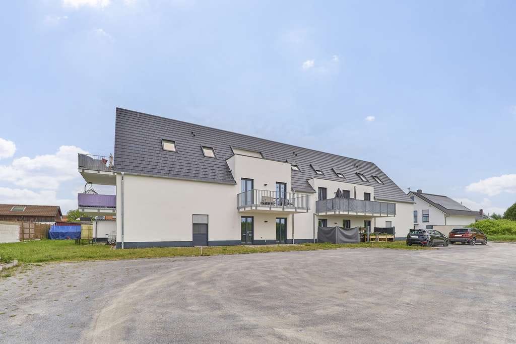 Immobilie in Hochstadt (Pfalz) - ++ NEUWERTIGE 2 ZKBBalkon im EG eines Mehrparteienhauses! ++ - Bild 2