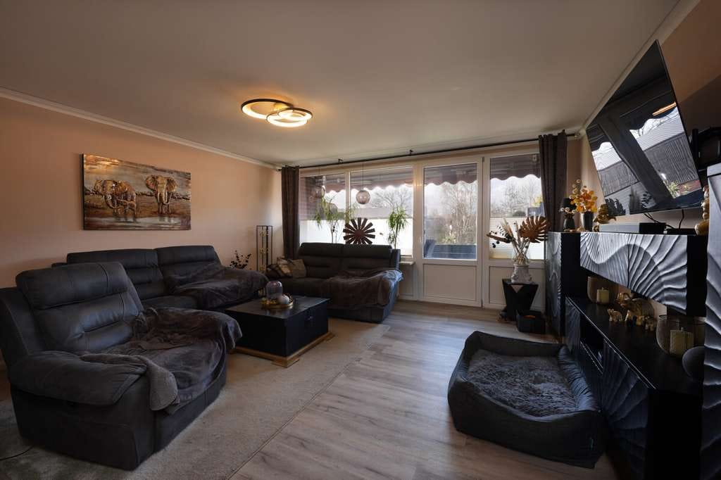 Immobilie in Appen - Kernsanierte 3-Zimmer-Wohnung mit neuem Bad, neuer Küche, Loggia, Garage und Stellplatz in Appen - Bild 2
