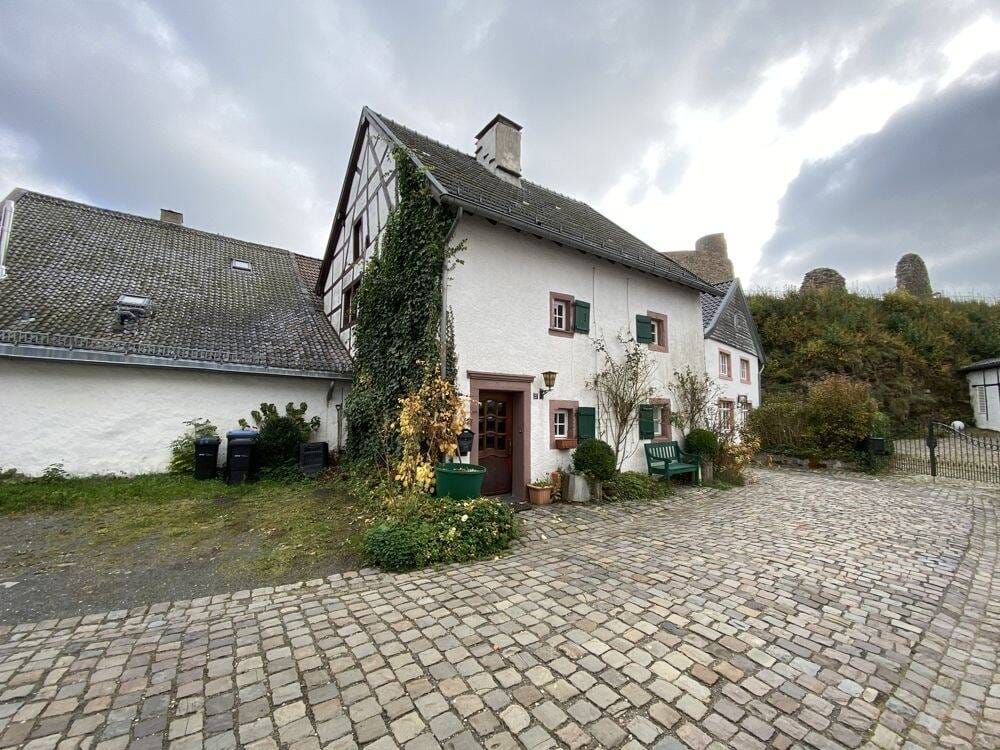 Immobilie in Dahlem - Einfamilienhaus mit Ausbaupotential - optimal für Liebhaber historischer Bausubstanz - Bild 2