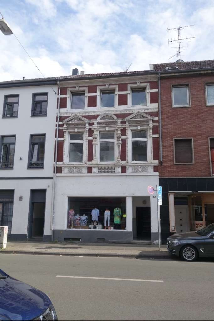 Immobilie in Krefeld - Attraktiv vermietetes Wohngeschäftshaus in Krefeld - Ist-Faktor 12,4 - Bild 0
