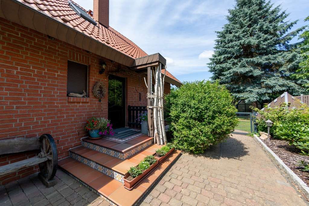 Immobilie in Plau am See - Wohnglück in Seenähe – Großzügiges Einfamilienhaus mit Top-Ausstattung, Garten und Carport in Plau a - Bild 2