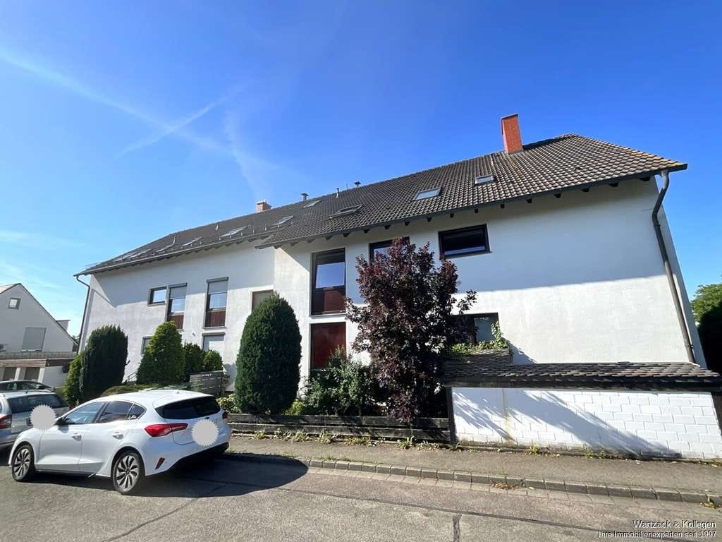 Immobilie in Schwanstetten - Schöne Dachgeschosswohnung 
mit gemütlicher Loggia 
und großem Spitzboden - Bild 0