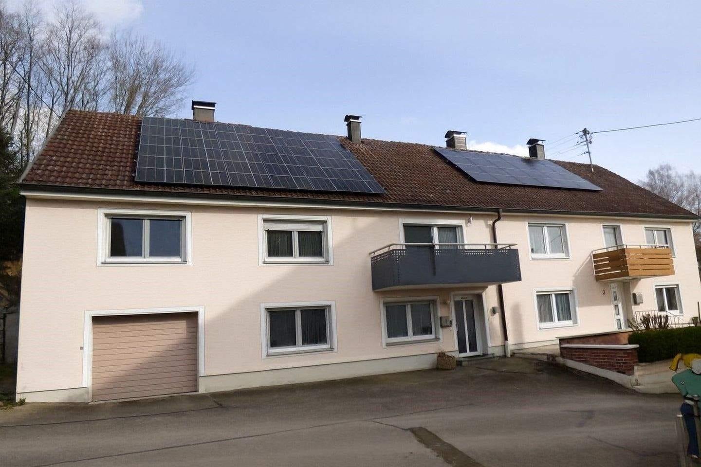 Immobilie in Illertissen - ***Attraktives Mehrfamilienhaus mit Charme, Rendite und Zukunftspotenzial in Illertissen*** - Bild 1
