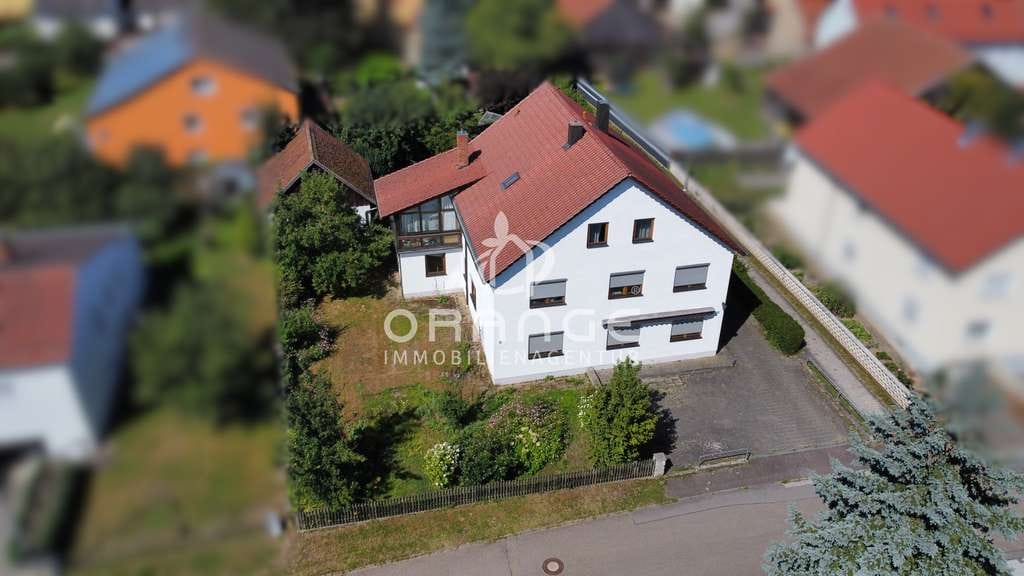 Immobilie in Mintraching - Anleger & Selbstnutzer: Vermietetes Haus mit kurzfristig kündbarem Vertrag und steuerlichem Mehrwert - Bild 0