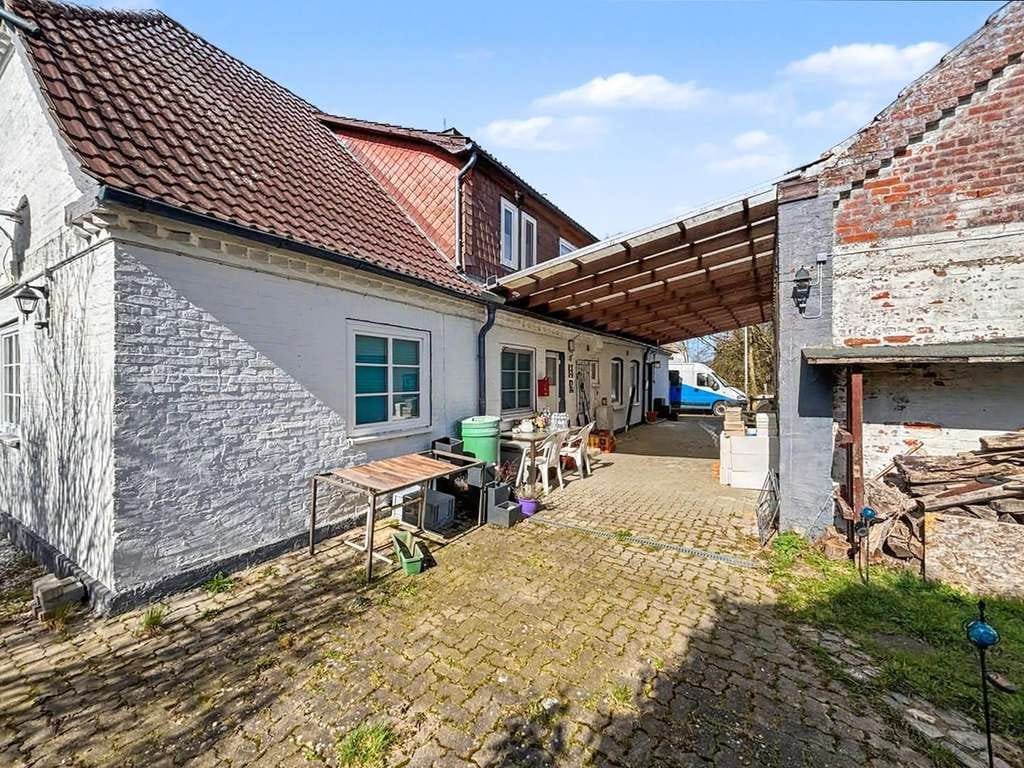 Immobilie in Blekendorf - Mehrfamilienhaus mit 3 Wohneinheiten und großem Grundstück in Blekendorf nahe der Ostsee - Bild 2