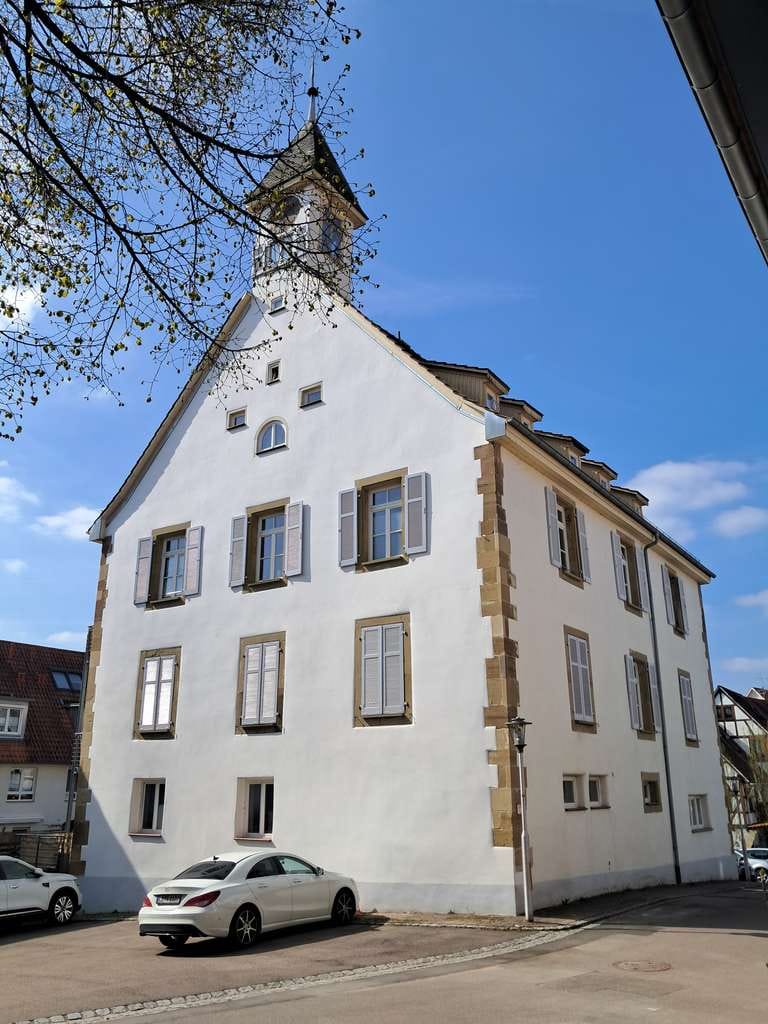 Immobilie in Großbottwar - "ALTE SCHULE" - 3 Zimmer Masionette Wohnung mit Turmstube u. Carport / Teilsanierung 2026 - Bild 1