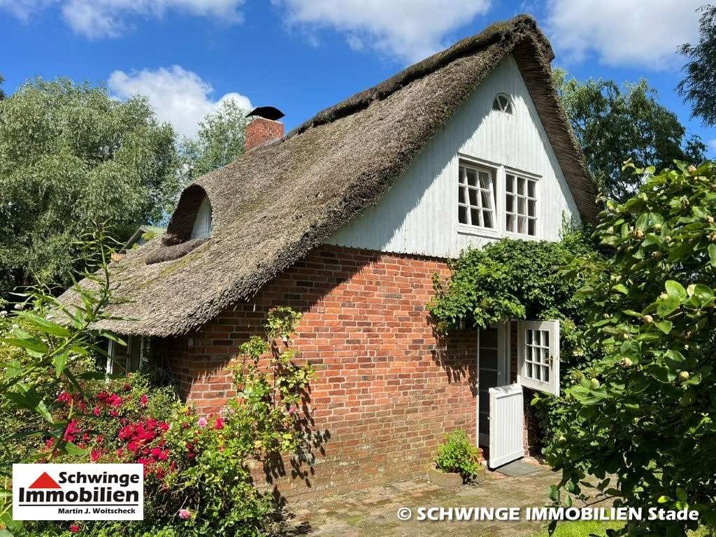 Immobilie in Krummendeich - Reetdachkate mit idyllischem Gartengrundstück und vielseitig verwendbaren Nebengebäude. - Bild 3