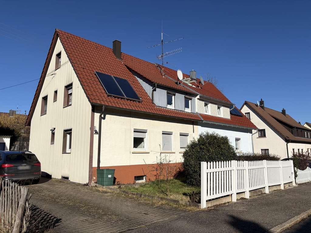 Immobilie in Bodelshausen - Doppelhaushälfte mit viel Platz zum Wohnen - Bild 0