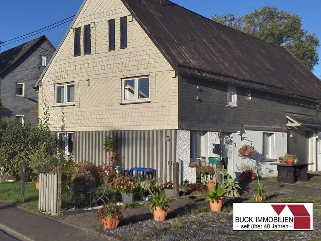 Immobilie in Neunkhausen - Energetisch aufgerüstetes Bauernhaus mit Nebengebäude und Ausbaureserve in Ortsrandlage - Bild 2