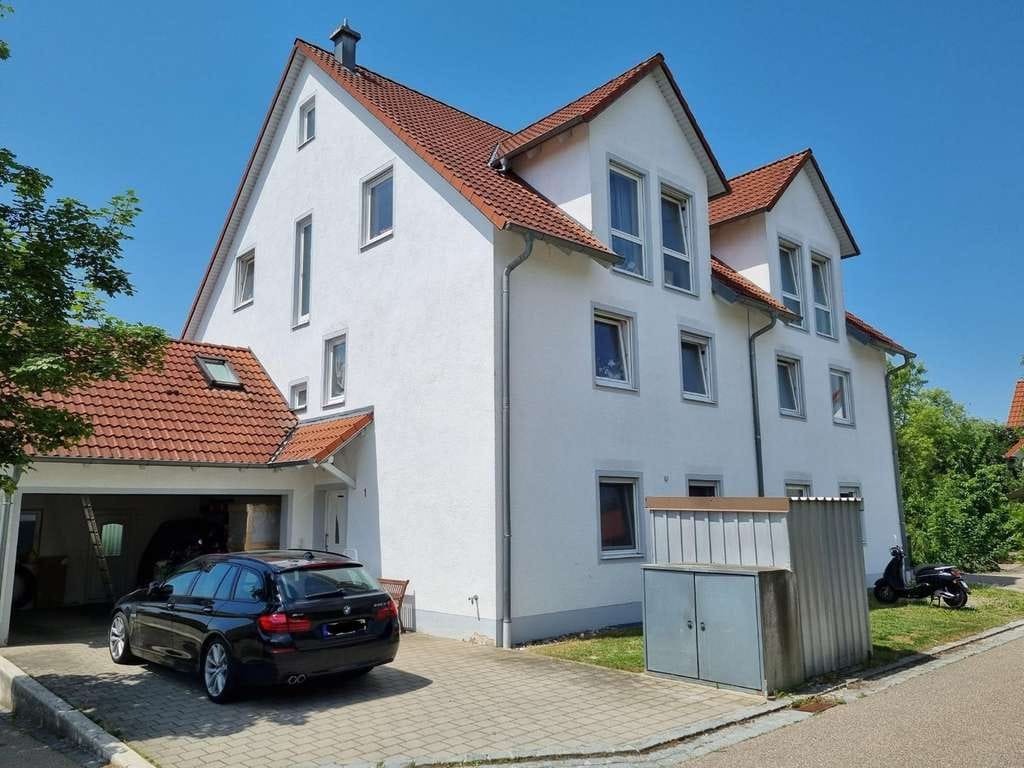 Immobilie in Beratzhausen - Großzügige Doppelhaushälfte mit 2 Wohneinheiten - ideal für Mehrgenerationen oder Wohnen & Vermieten - Bild 0