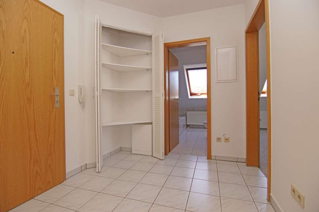 Immobilie in Ammerndorf - Ammerndorf: Freie, schöne 2 Zi. ETW m. Balkon u. Stellplatz in kleinem, gepflegtem Mehrfamilienhaus - Bild 4