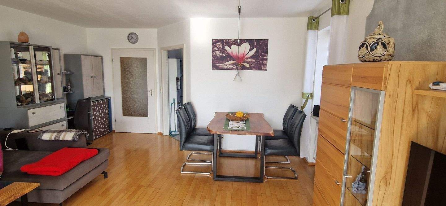 Immobilie in Donauwörth - gepflegte 2-Zimmer Wohnung als Kapitalanlage, Erdgeschoss mit Balkon/Terrasse und Carport - Bild 2