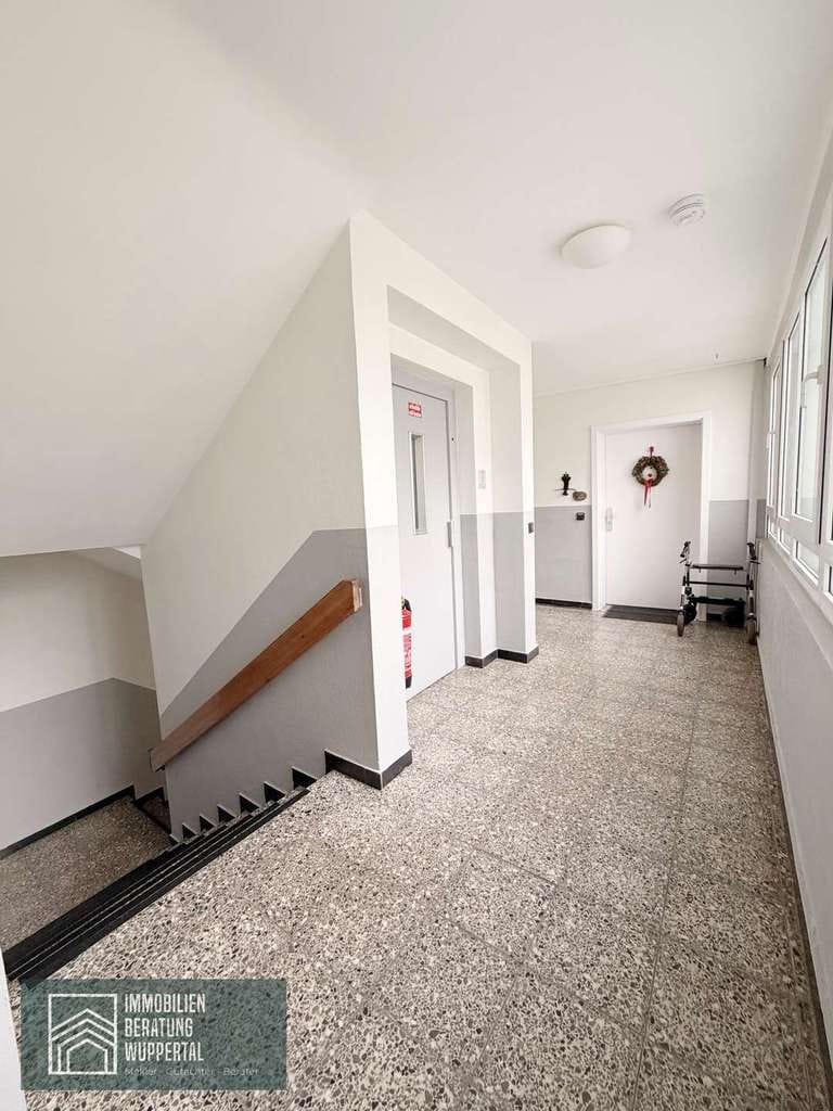 Immobilie in Ennepetal - Eigentumswohnungen im gepflegten Hochhaus - Bild 1