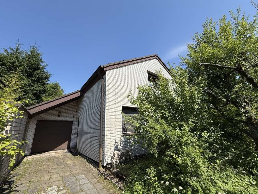 Immobilie in Simmerath - Großzügiges Wohnhaus mit ELW und schönem Grundstück in ruhiger Lage von Lammersdorf - Bild 1