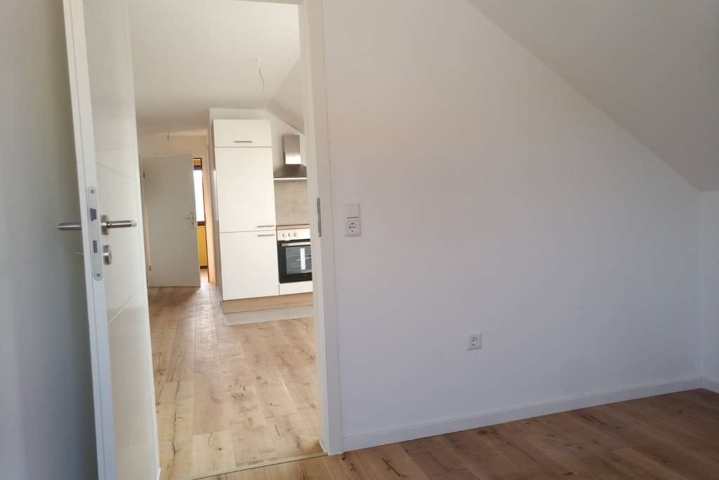 Immobilie in Karlsruhe - ++Raumwunder++4ZKB++DG Wohnung++neue Küche++renoviert++WG tauglich - Bild 5